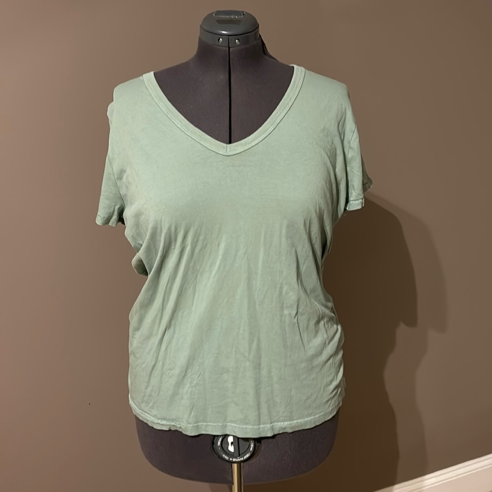 Universal Thread Tshirt